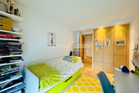 Huoneisto myytävänä Principado De Andorra (Ninguna Poblacion Tiene C.P.), Lleida, Espanja, 4 makuuhuonetta, 145 m2 No. 156741 - kuva 12