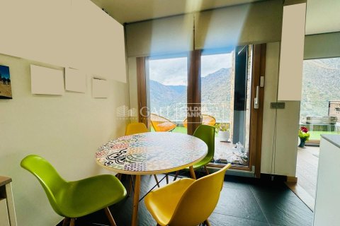 Huoneisto myytävänä Principado De Andorra (Ninguna Poblacion Tiene C.P.), Lleida, Espanja, 4 makuuhuonetta, 145 m2 No. 156741 - kuva 9