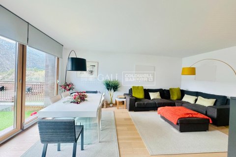 Huoneisto myytävänä Principado De Andorra (Ninguna Poblacion Tiene C.P.), Lleida, Espanja, 4 makuuhuonetta, 145 m2 No. 156741 - kuva 2