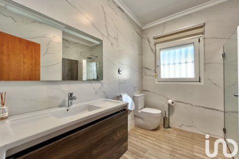 Dom w Beniarbeig, Alicante, Hiszpania 3 sypialnie, 211 mkw. nr 153927 – zdjęcie 25