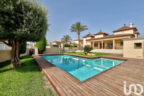 Дом в Бениарбейг, Аликанте, Испания 3 спальни, 211м2 №153927