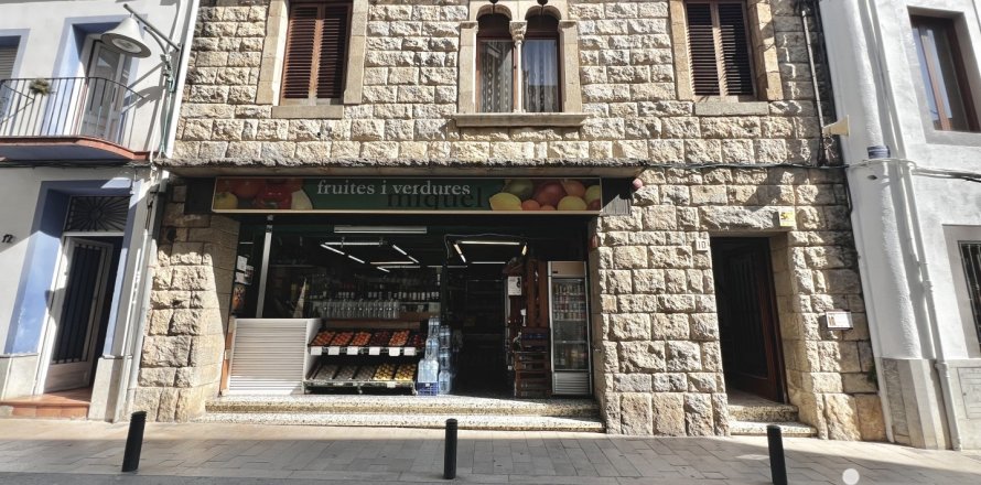 Villa i Pineda de Mar, Barcelona, Spanien 6 sovrum, 560 kvm. Nr. 153925