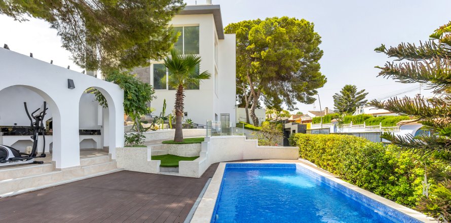Villa a Los Balcones, Alicante, Spagna 5 camere da letto, 257 mq. N° 195705