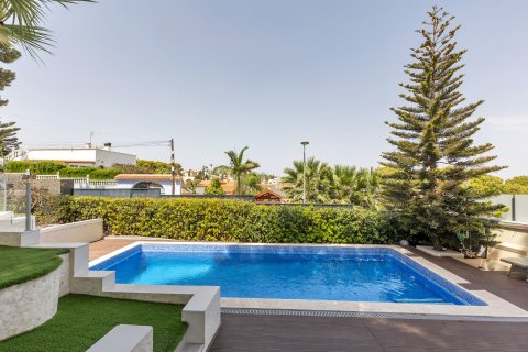 Villa in vendita a Los Balcones, Alicante, Spagna 5 camere da letto, 257 mq. N° 195705 - foto 4