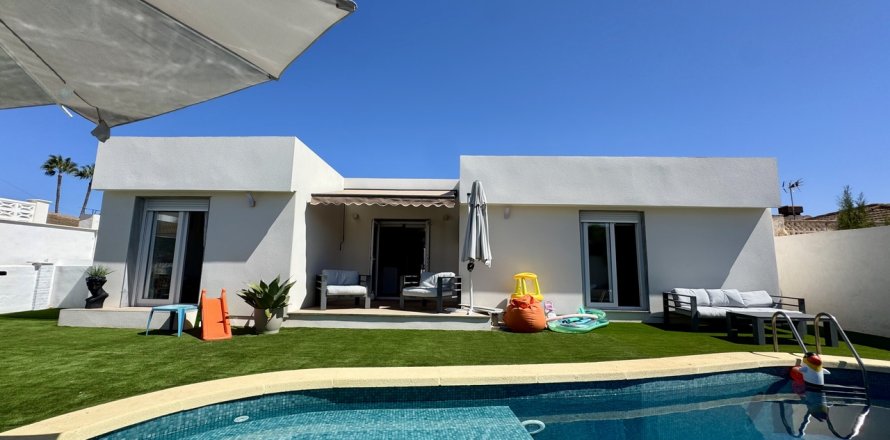 Villa a Mar De Cristal, Murcia, Spagna 5 camere da letto, 270 mq. N° 195706