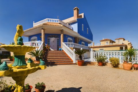 Villa à vendre à Los Alcazares, Murcia, Espagne, 5 chambres, No. 195707 - photo 8