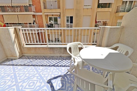 Lägenhet till salu i Torrevieja, Alicante, Spanien 2 sovrum, 75 kvm. Nr. 194432 - foto 2