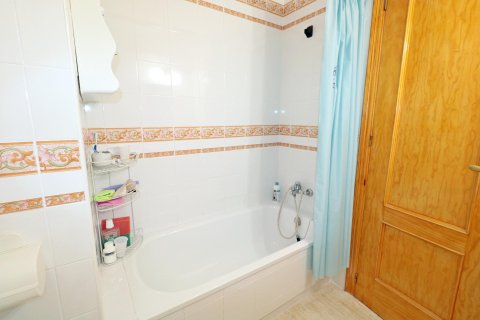 Apartamento en venta en Torrevieja, Alicante, España 2 dormitorios, 60 m2 No. 194435 - foto 17