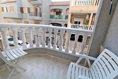 Apartamento en venta en Torrevieja, Alicante, España 2 dormitorios, 60 m2 No. 194435 - foto 4
