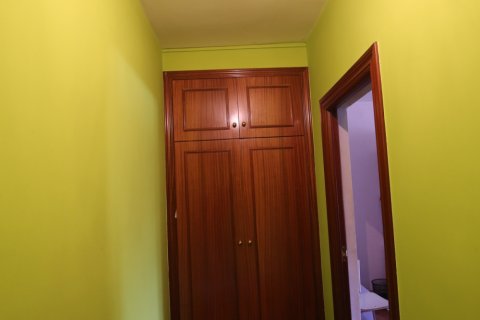 House for sale in Leon, Spain 3 bedrooms, 197 sq.m. No. 185524 - photo 17
