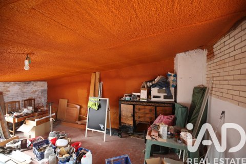 House for sale in Leon, Spain 3 bedrooms, 197 sq.m. No. 185524 - photo 8