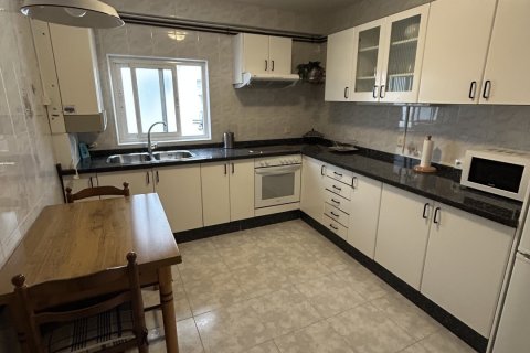 Huoneisto vuokrattavana Leon, Espanja, 3 makuuhuonetta, 104 m2 No. 154295 - kuva 2