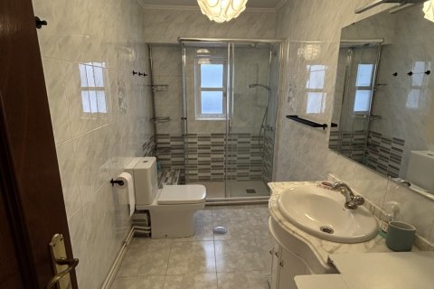 Huoneisto vuokrattavana Leon, Espanja, 3 makuuhuonetta, 104 m2 No. 154295 - kuva 12