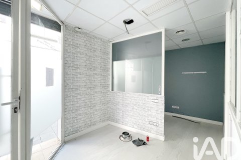 Liikekiinteistö vuokrattavana Sabadell, Barcelona, Espanja, 8 makuuhuonetta, 240 m2 No. 154293 - kuva 3