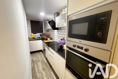 Apartment for sale in Barcelona, Spain 3 bedrooms, 68 sq.m. No. 152462 - photo 7