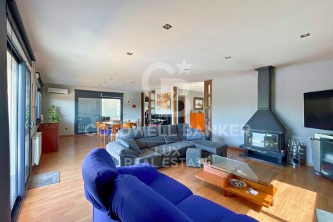 House for sale in Peralada, Girona, Spain 6 bedrooms, 445 sq.m. No. 160307 - photo 7