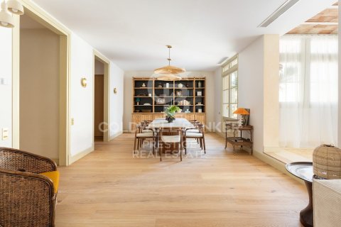 Huoneisto myytävänä Barcelona, Espanja, 3 makuuhuonetta, 198 m2 No. 156830 - kuva 20