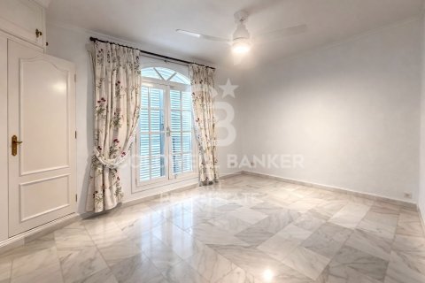 Kamienica w Estepona, Malaga, Hiszpania 4 sypialnie, 245 mkw. nr 156829 – zdjęcie 14