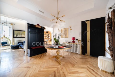 Apartamento en venta en Madrid, España 3 dormitorios, 209 m2 No. 156831 - foto 2