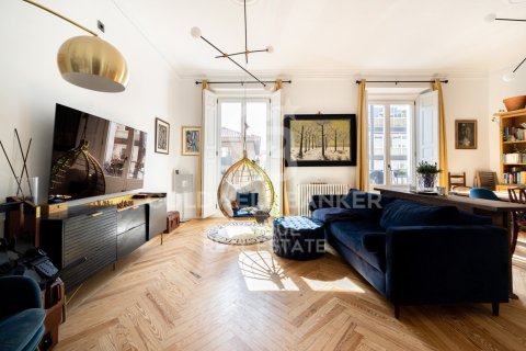 Apartment for sale in Madrid, Spain 3 bedrooms, 209 sq.m. No. 156831 - photo 6