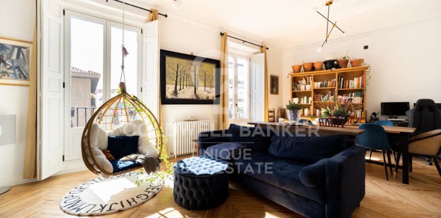 Apartment in Madrid, Spain 3 bedrooms, 209 sq.m. No. 156831