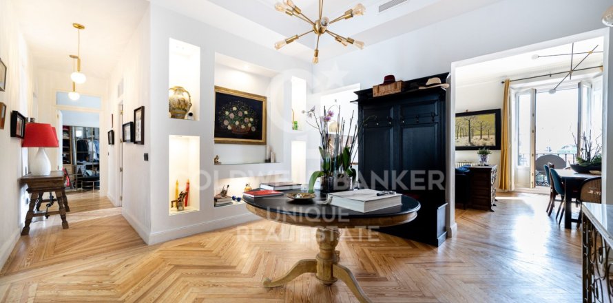 Apartamento en Madrid, España 3 dormitorios, 209 m2 No. 156831