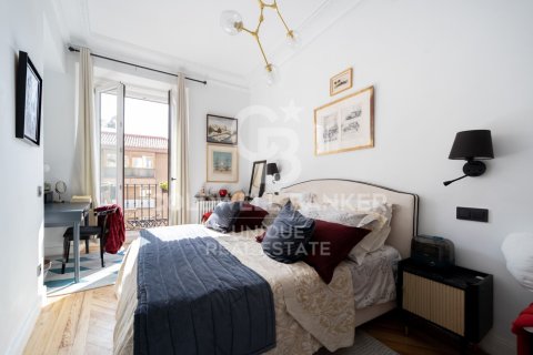 Apartamento en venta en Madrid, España 3 dormitorios, 209 m2 No. 156831 - foto 25