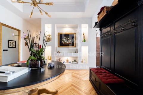 Apartamento en venta en Madrid, España 3 dormitorios, 209 m2 No. 156831 - foto 4