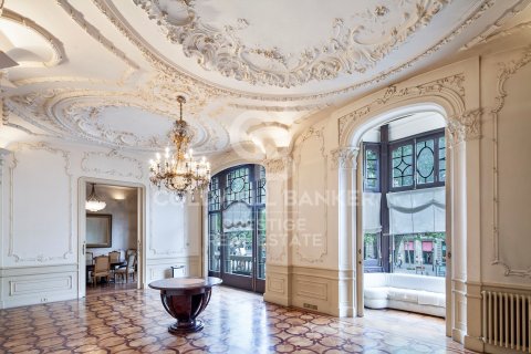 Huoneisto Barcelona, Espanja 5 makuuhuonetta, 944 m2 No. 160377