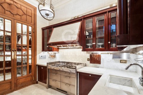 Apartament w Barcelona, Hiszpania 5 sypialni, 944 mkw. nr 160377 – zdjęcie 17