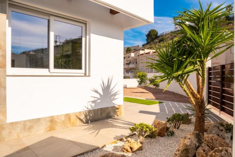 Villa for sale in Ciudad Quesada, Alicante, Spain 5 bedrooms, 229 sq.m. No. 195377 - photo 4