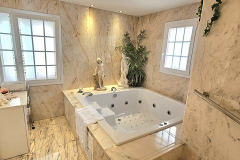 Сasa en venta en L'Ametlla de Mar, Tarragona, España 5 dormitorios, 485 m2 No. 153981 - foto 20