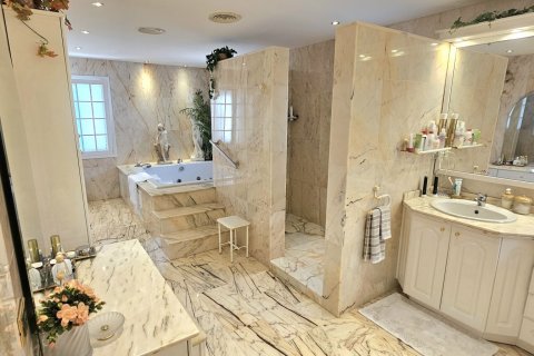 Сasa en venta en L'Ametlla de Mar, Tarragona, España 5 dormitorios, 485 m2 No. 153981 - foto 19