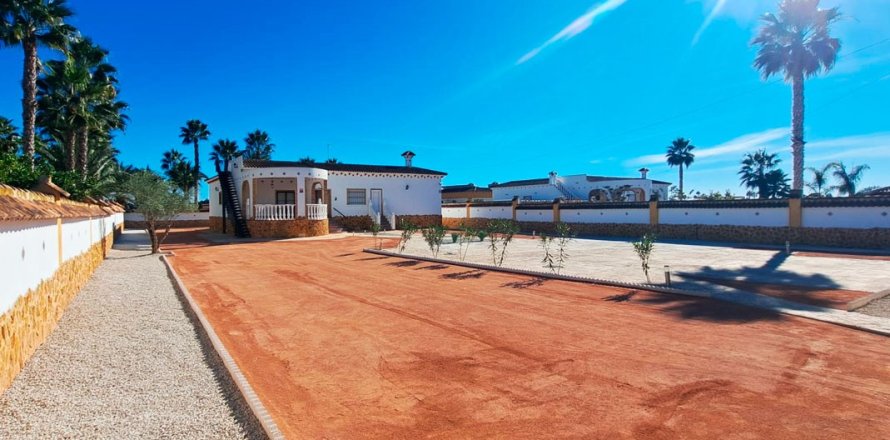 Finca en Catral, Alicante, España 5 dormitorios, 306 m2 No. 149614