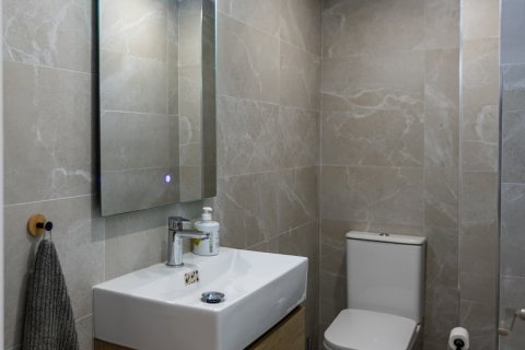 Kaupunkipientalo myytävänä Torrevieja, Alicante, Espanja, 3 makuuhuonetta, 140 m2 No. 149610 - kuva 14