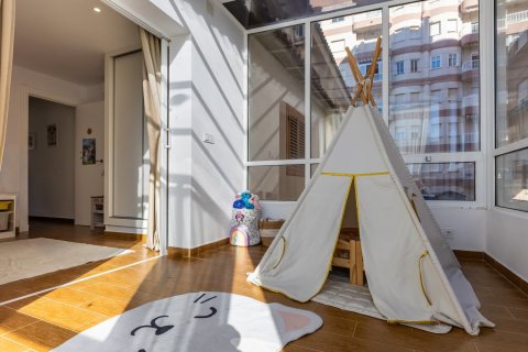 Kaupunkipientalo myytävänä Torrevieja, Alicante, Espanja, 3 makuuhuonetta, 140 m2 No. 149610 - kuva 18