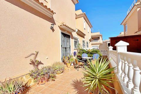 Duplex in vendita a Alicante, Spagna 3 camere da letto, 98 mq. N° 179619 - foto 6