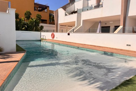 Villa en venta en Pilar de la Horadada, Alicante, España 3 dormitorios, 89 m2 No. 137724 - foto 4