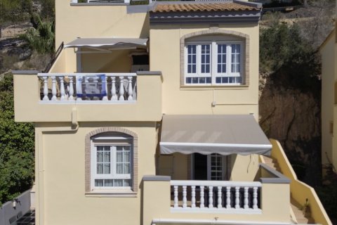 Villa zum Verkauf Alicante, Spanien 4 Schlafzimmer,  Nr. 137718 - Foto 2