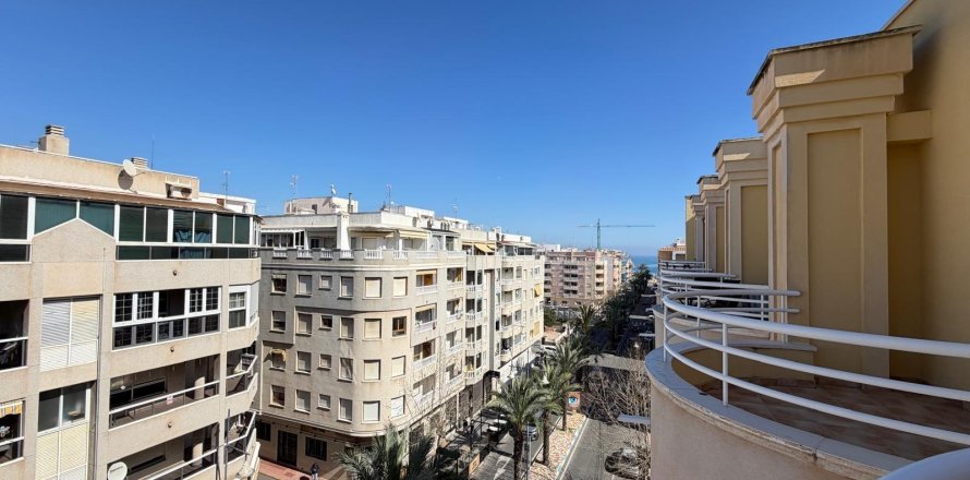 Attico a Torrevieja, Alicante, Spagna 2 camere da letto, 72 mq. N° 165889