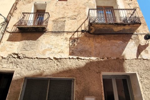 Hus till salu i El Pinell de Brai, Tarragona, Spanien 3 sovrum, 246 kvm. Nr. 194417 - foto 2