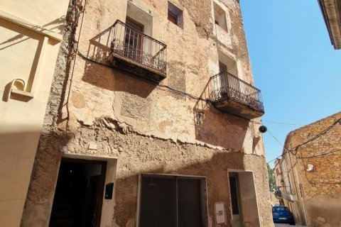 Hus i El Pinell de Brai, Tarragona, Spanien 3 sovrum, 246 kvm. Nr. 194417