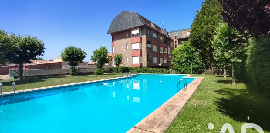 Ático en Villarejo de Órbigo, León, España 3 dormitorios, 94 m2 No. 194422