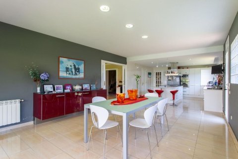 Talo myytävänä Sant Andreu de Llavaneres, Barcelona, Espanja, 7 makuuhuonetta, 784 m2 No. 160777 - kuva 16