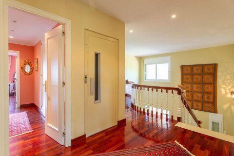 Talo myytävänä Sant Andreu de Llavaneres, Barcelona, Espanja, 7 makuuhuonetta, 784 m2 No. 160777 - kuva 26