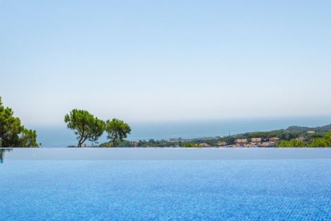 Talo myytävänä Sant Andreu de Llavaneres, Barcelona, Espanja, 7 makuuhuonetta, 784 m2 No. 160777 - kuva 7