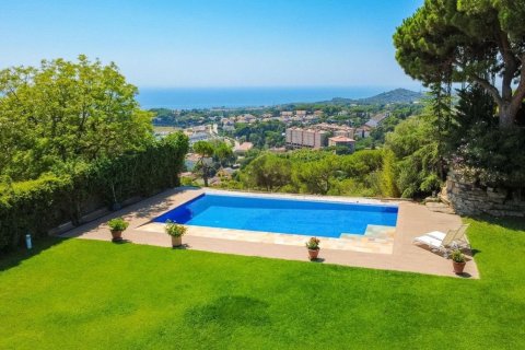 Talo myytävänä Sant Andreu de Llavaneres, Barcelona, Espanja, 7 makuuhuonetta, 784 m2 No. 160777 - kuva 4