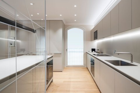 Lägenhet till salu i Barcelona, Spanien 3 sovrum, 187 kvm. Nr. 160776 - foto 16