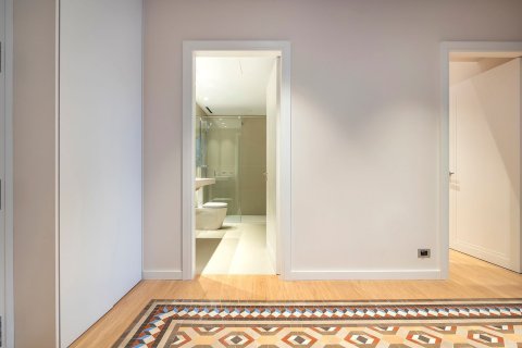 Lägenhet till salu i Barcelona, Spanien 3 sovrum, 188 kvm. Nr. 160775 - foto 20