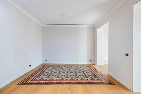 Lägenhet till salu i Barcelona, Spanien 3 sovrum, 188 kvm. Nr. 160775 - foto 23